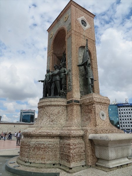 200-Памятник Независимости